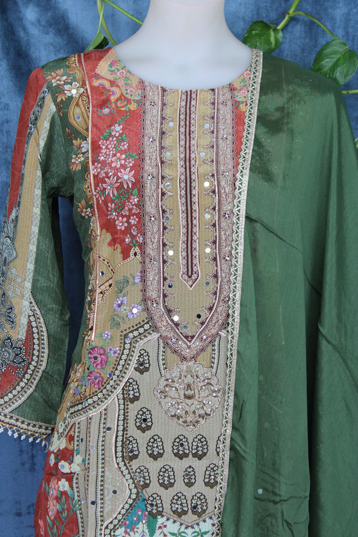 Alima - Straight Suit