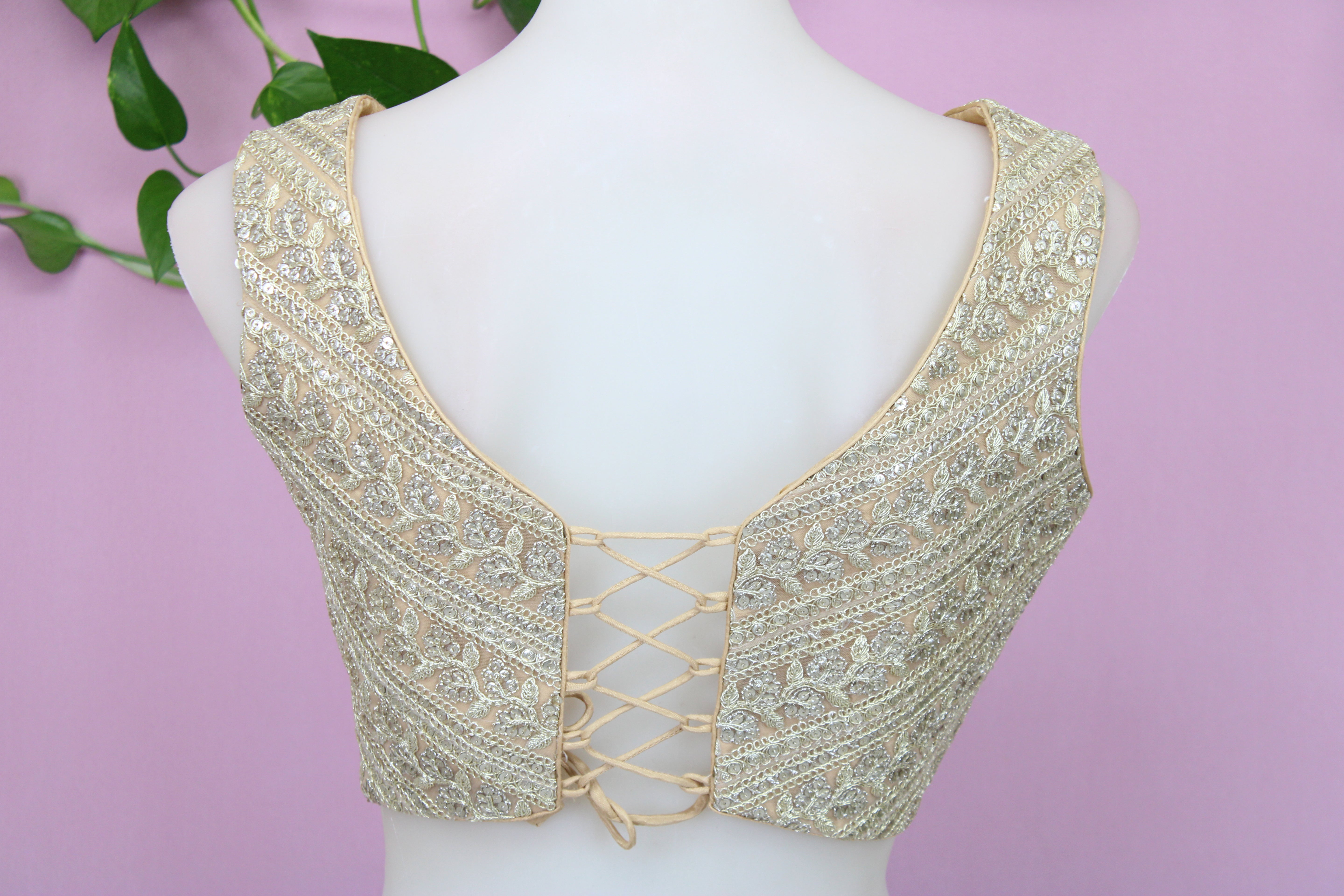 Elira - Netting Embroidered Sleeveless Princess Cut Blouse