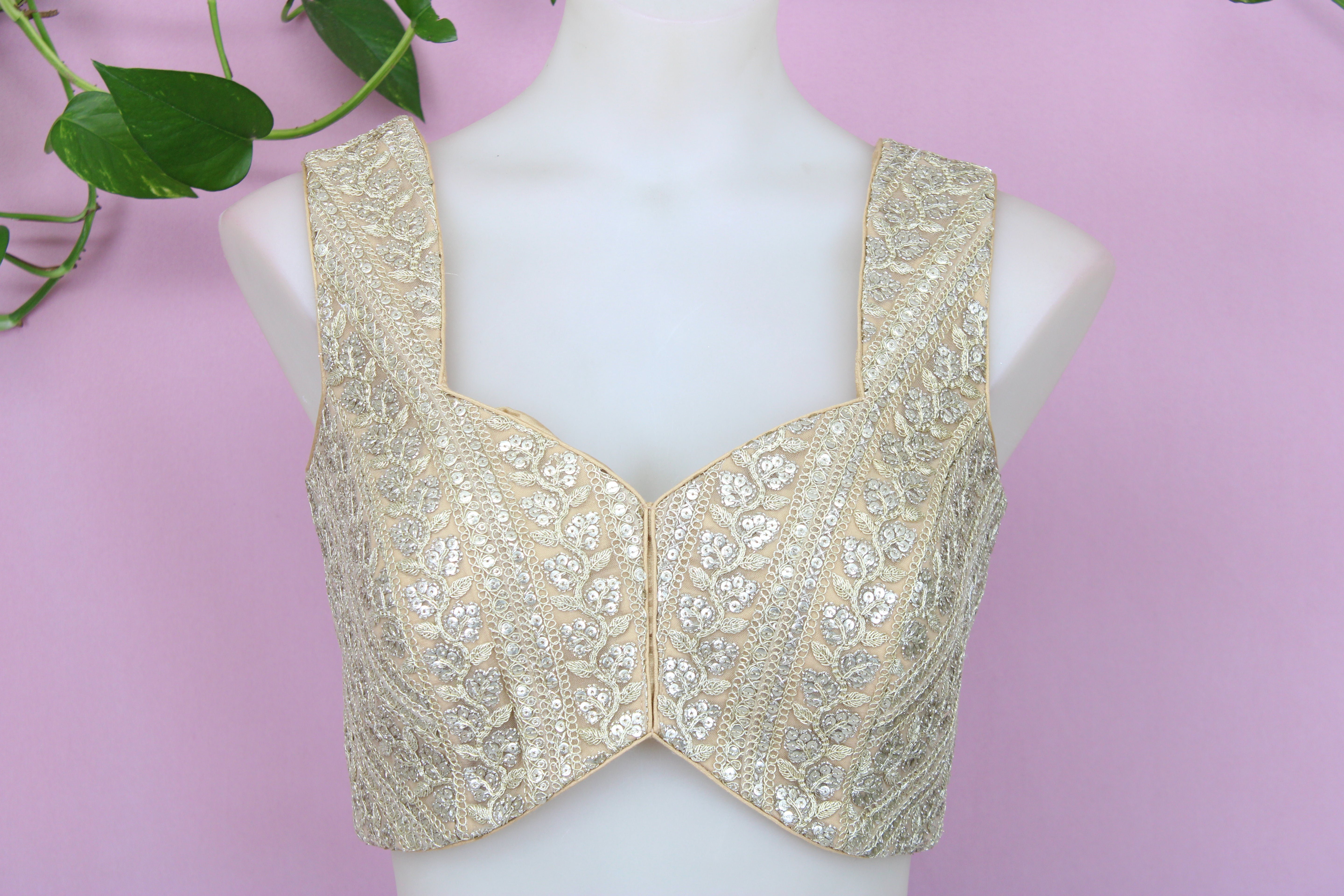 Elira - Netting Embroidered Sleeveless Princess Cut Blouse