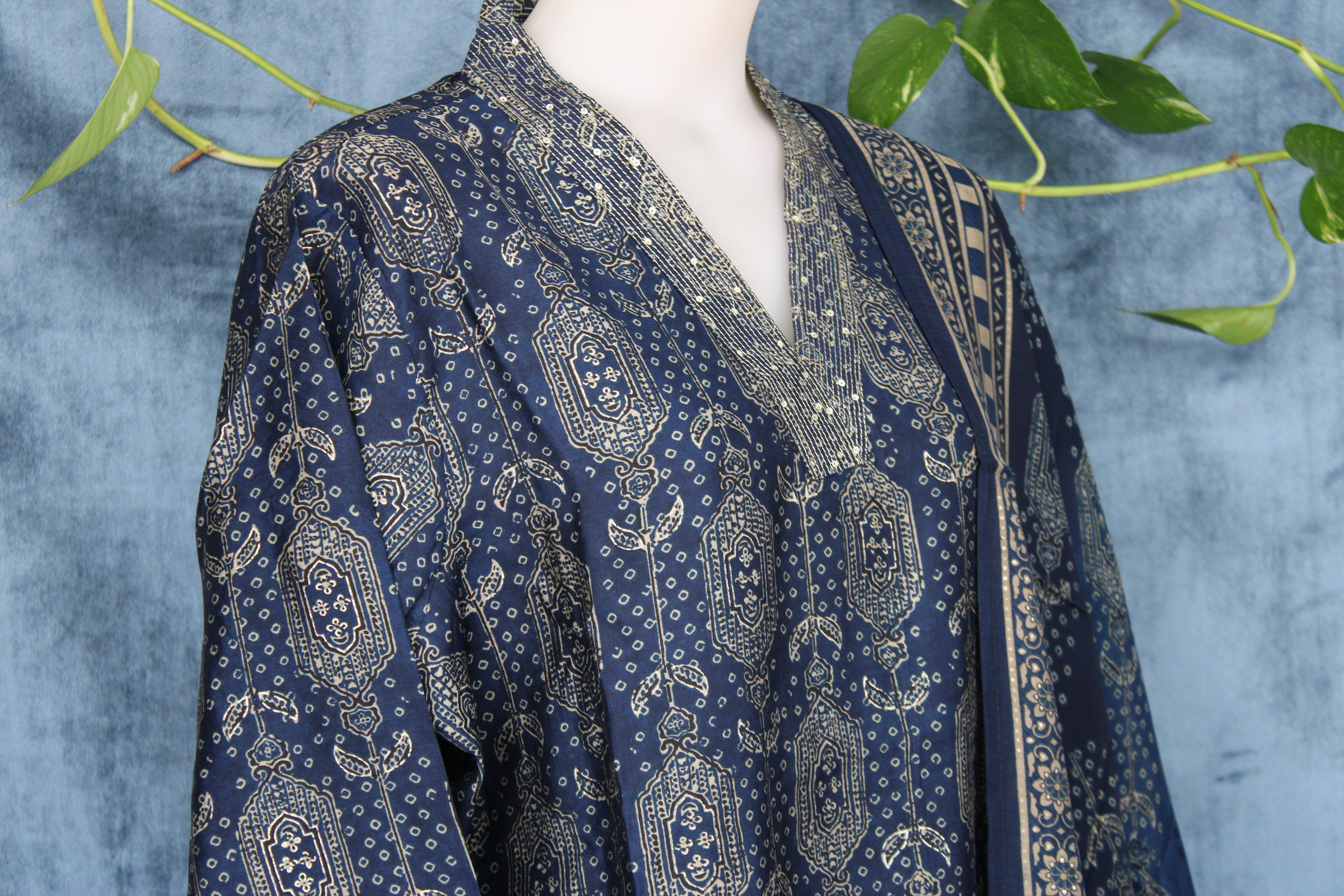 Jamini - Straight Suit