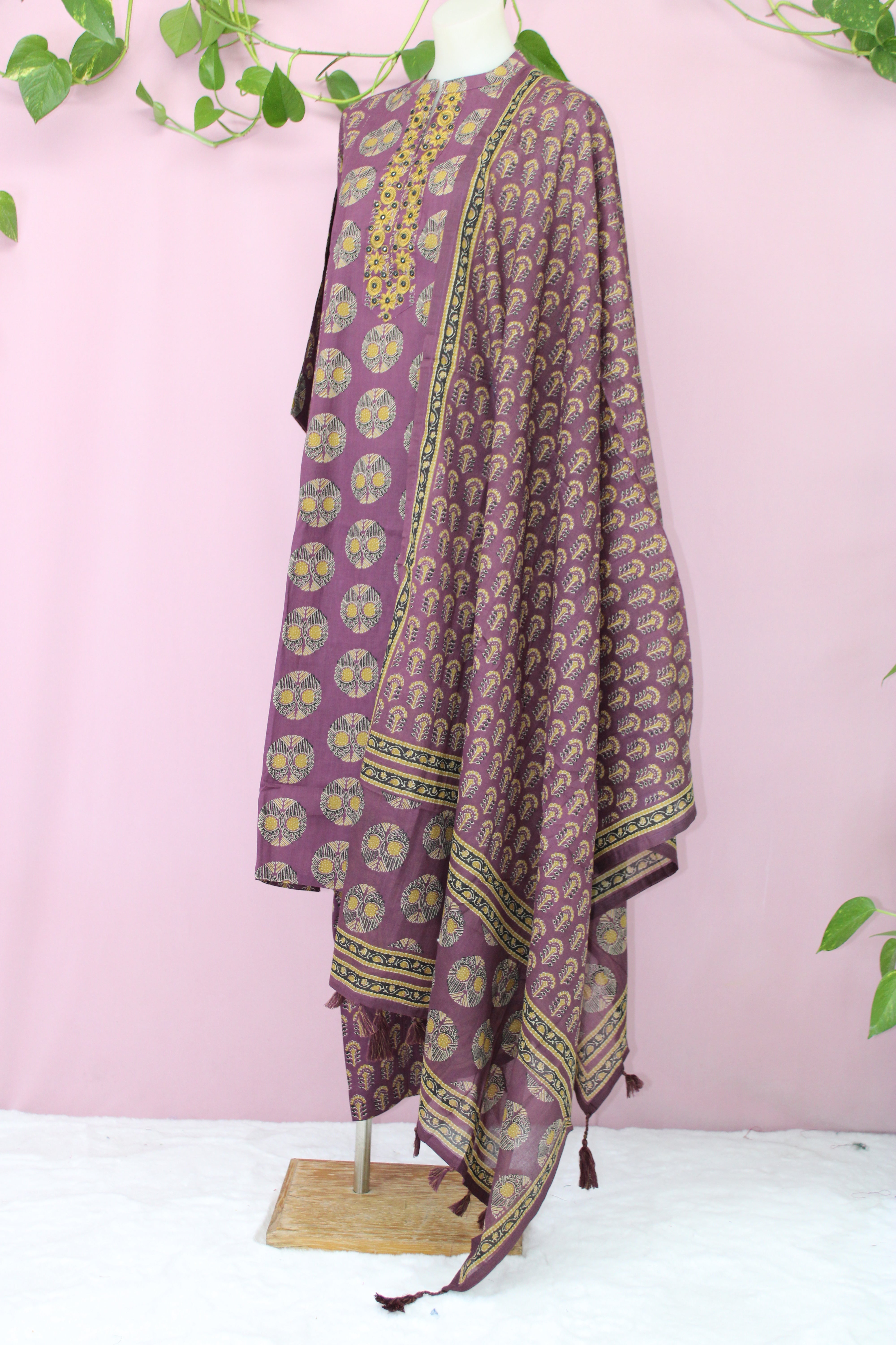Kusom - 100% fine cotton Straight Suit