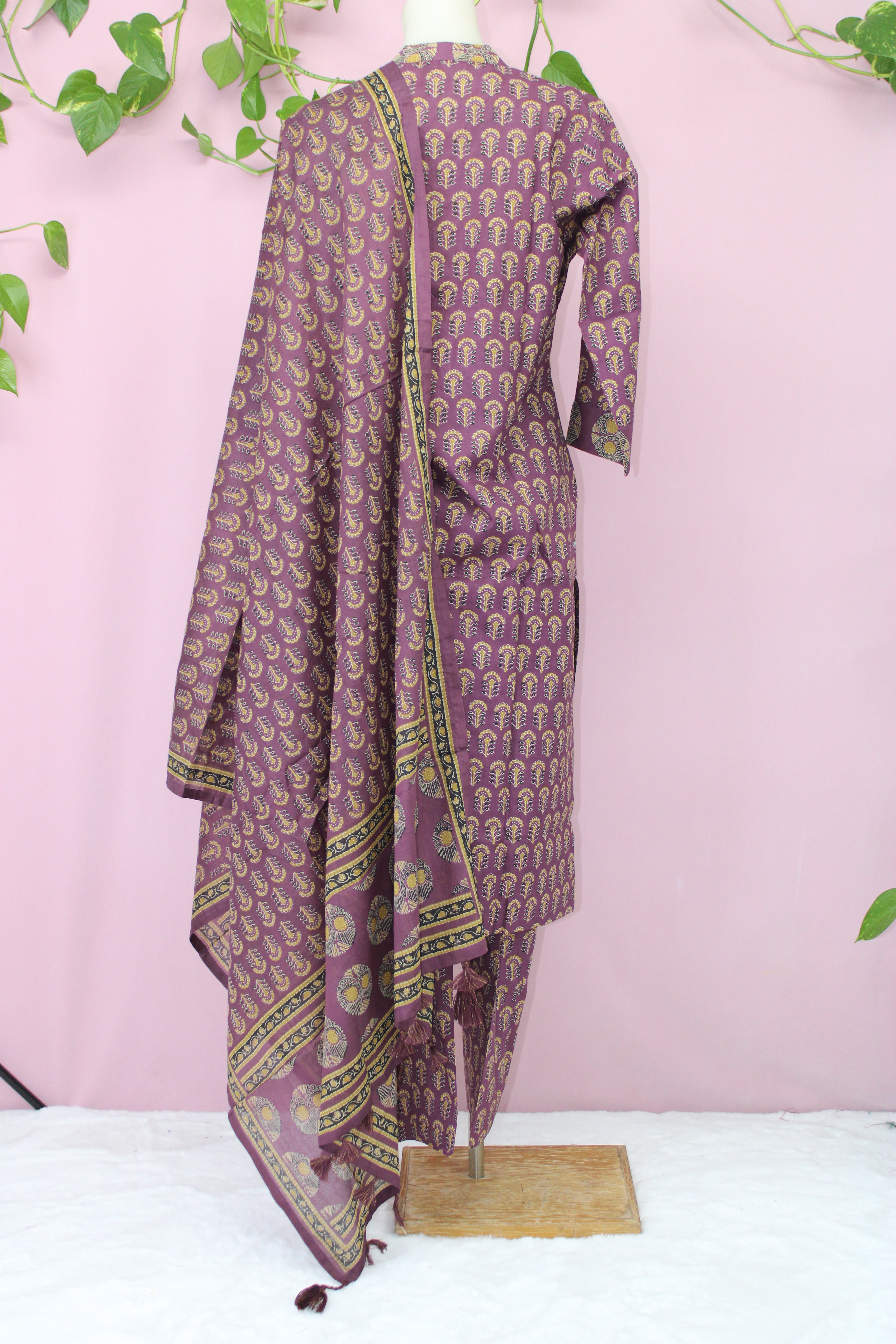 Kusom - 100% fine cotton Straight Suit