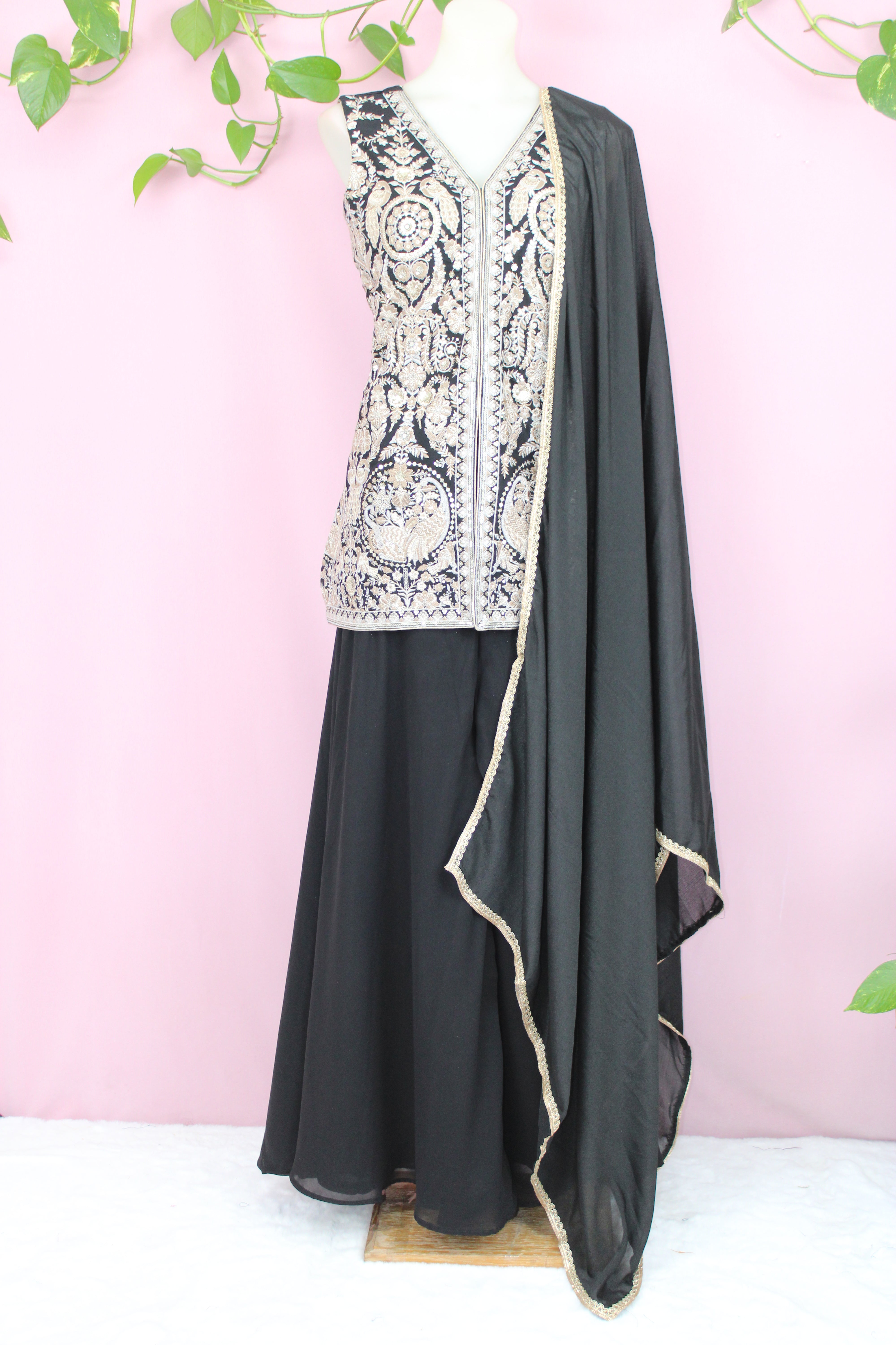 Laya - Georgette Embroidered Sleevless Plazoo Suit