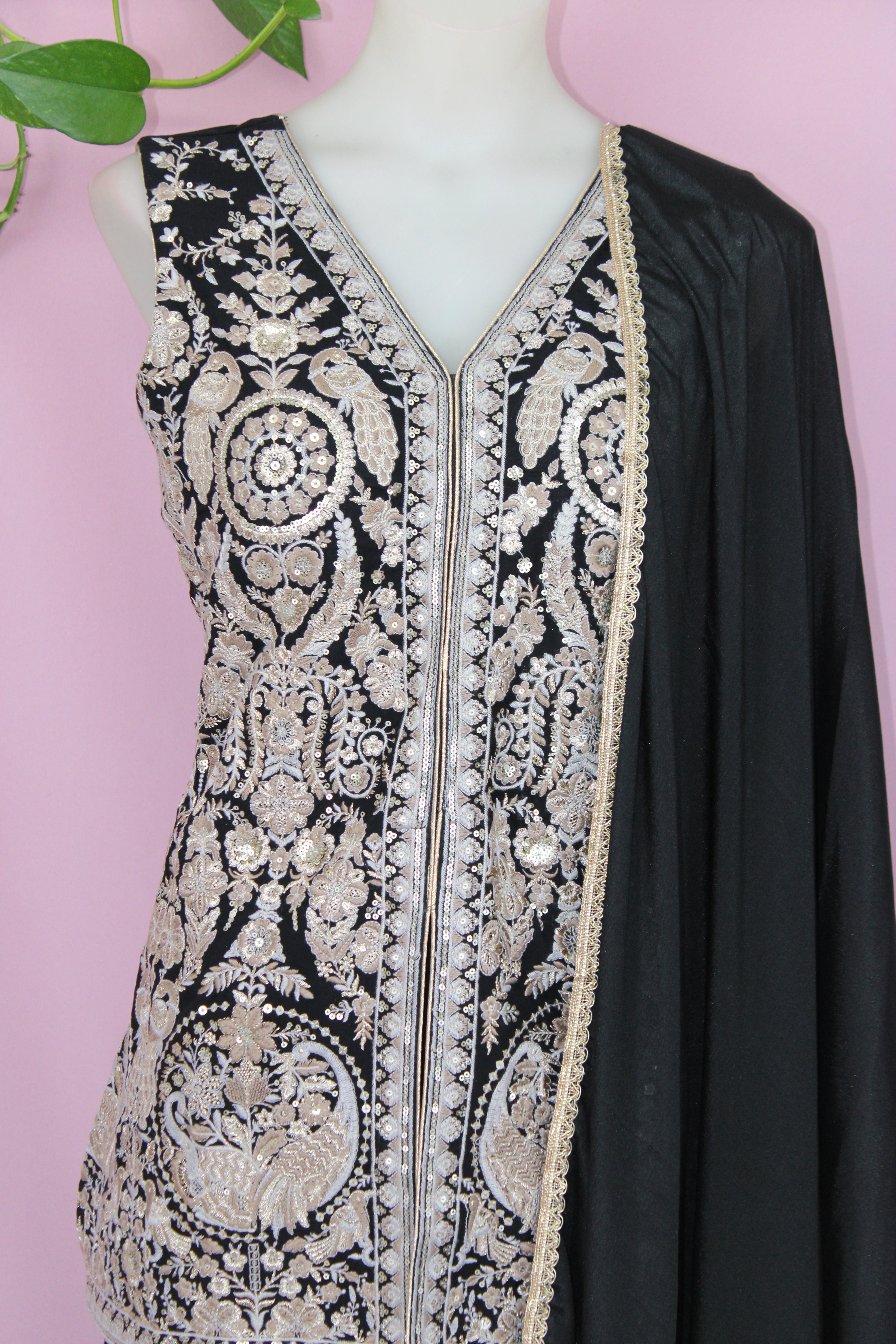 Laya - Georgette Embroidered Sleevless Plazoo Suit