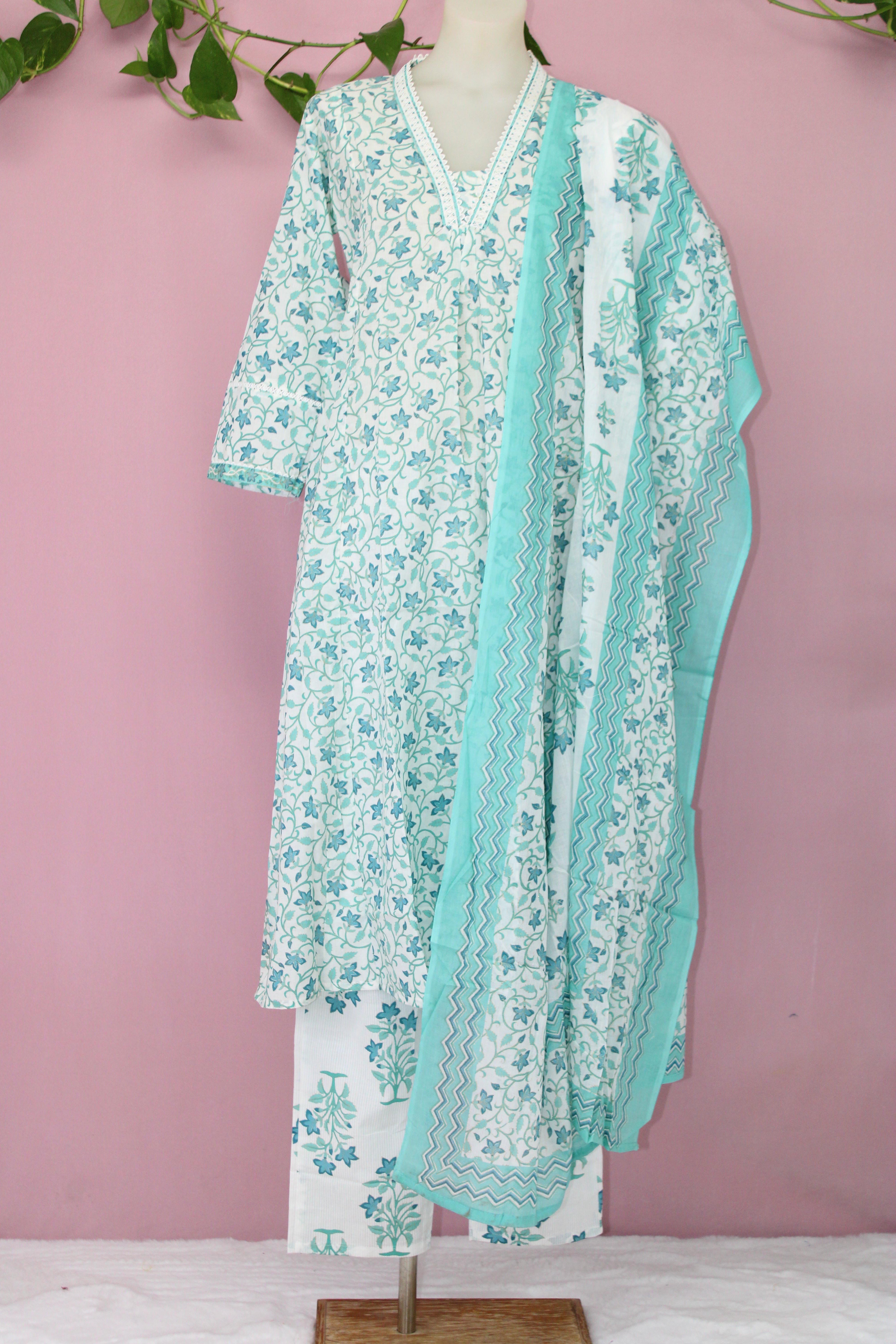 Leena - Cotton V-Neckline Suit