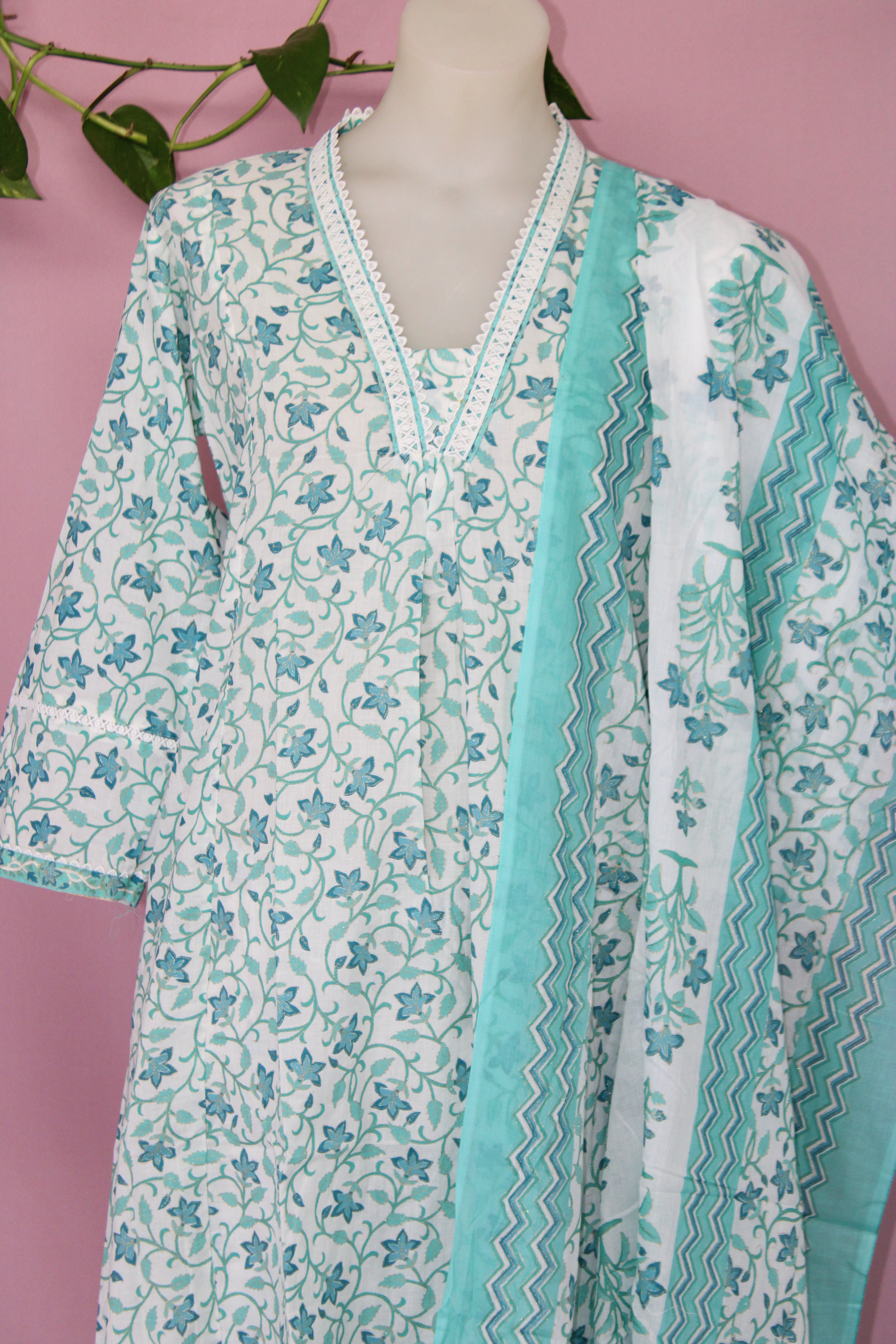 Leena - Cotton V-Neckline Suit