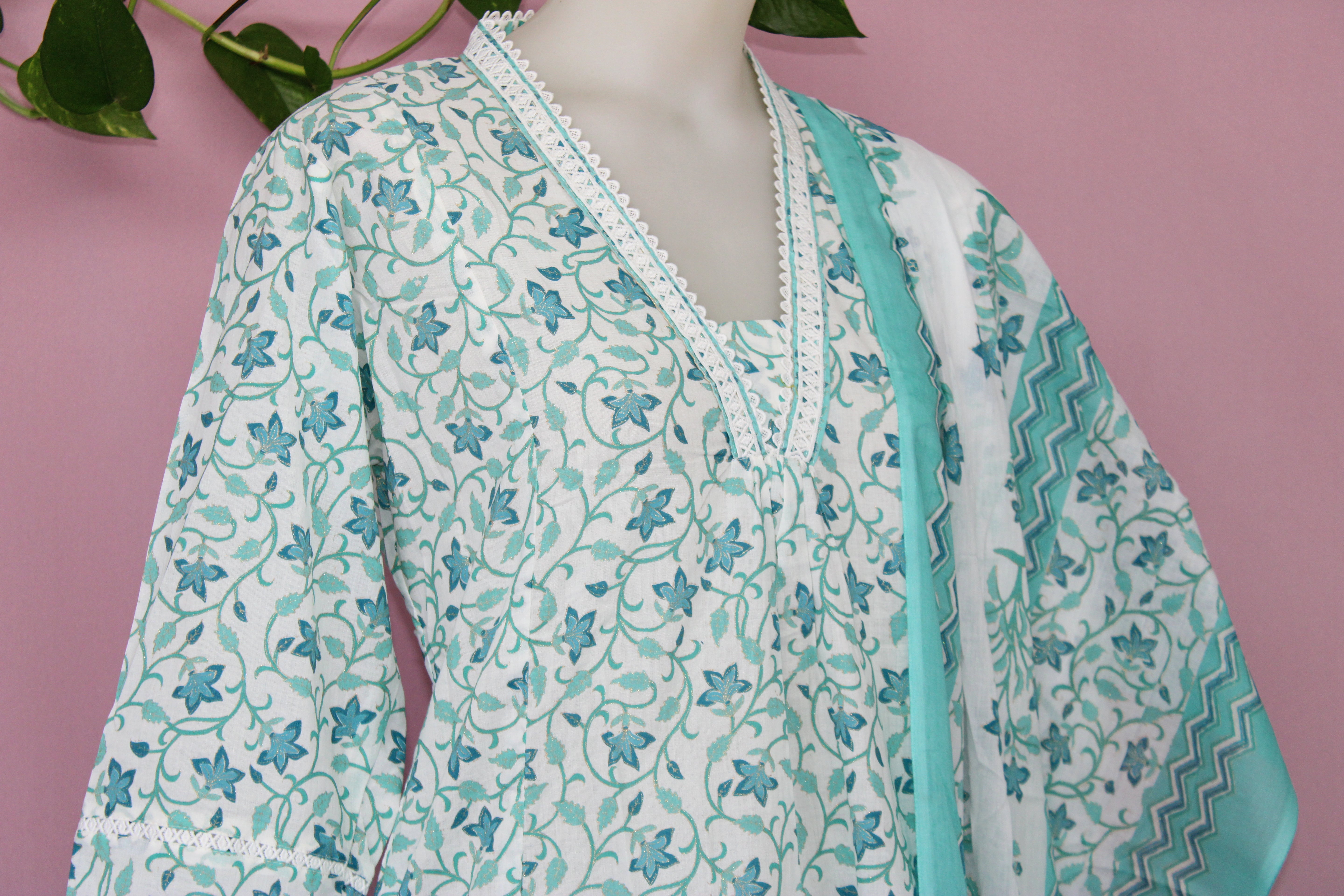 Leena - Cotton V-Neckline Suit