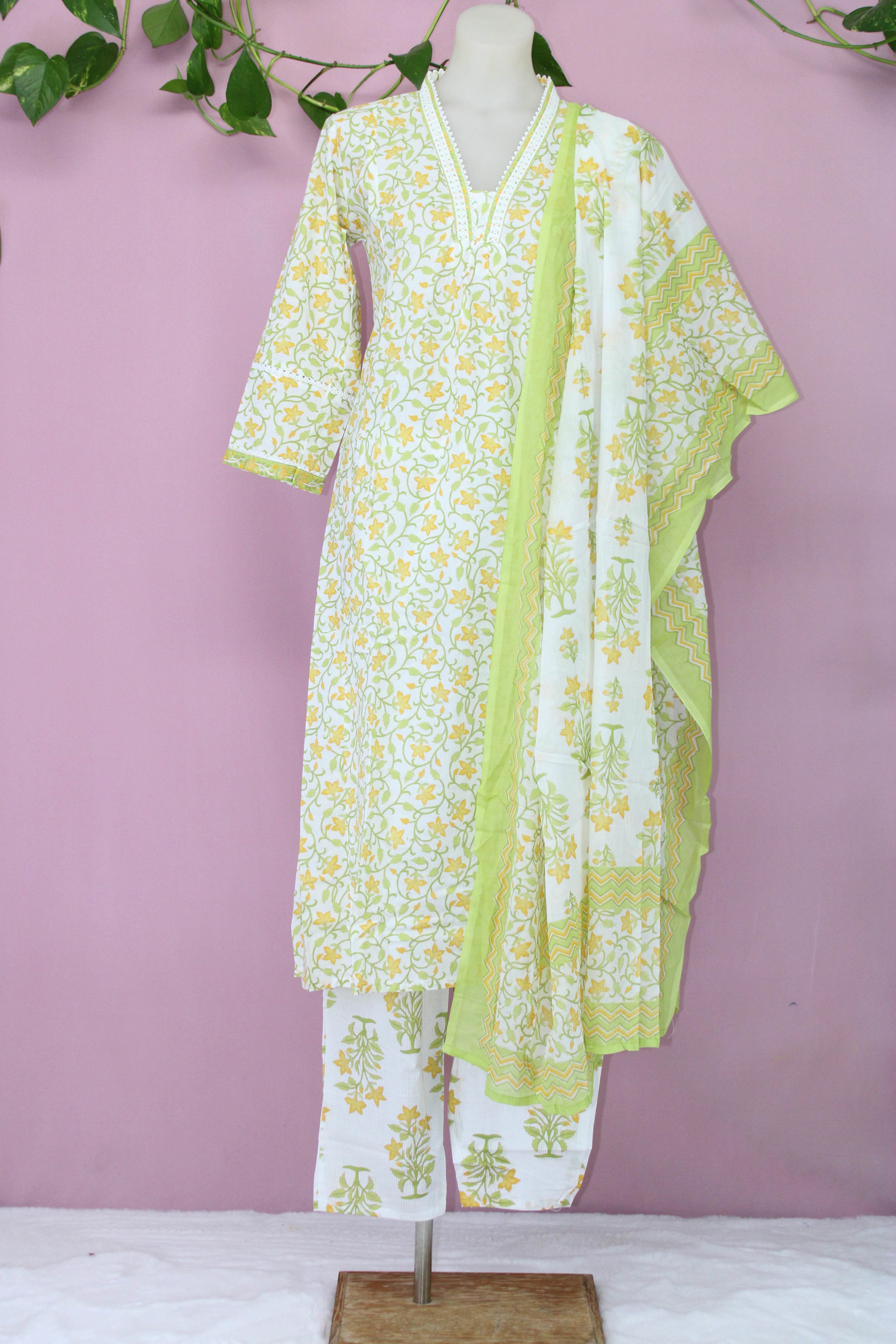 Leena - Cotton V-Neckline Suit