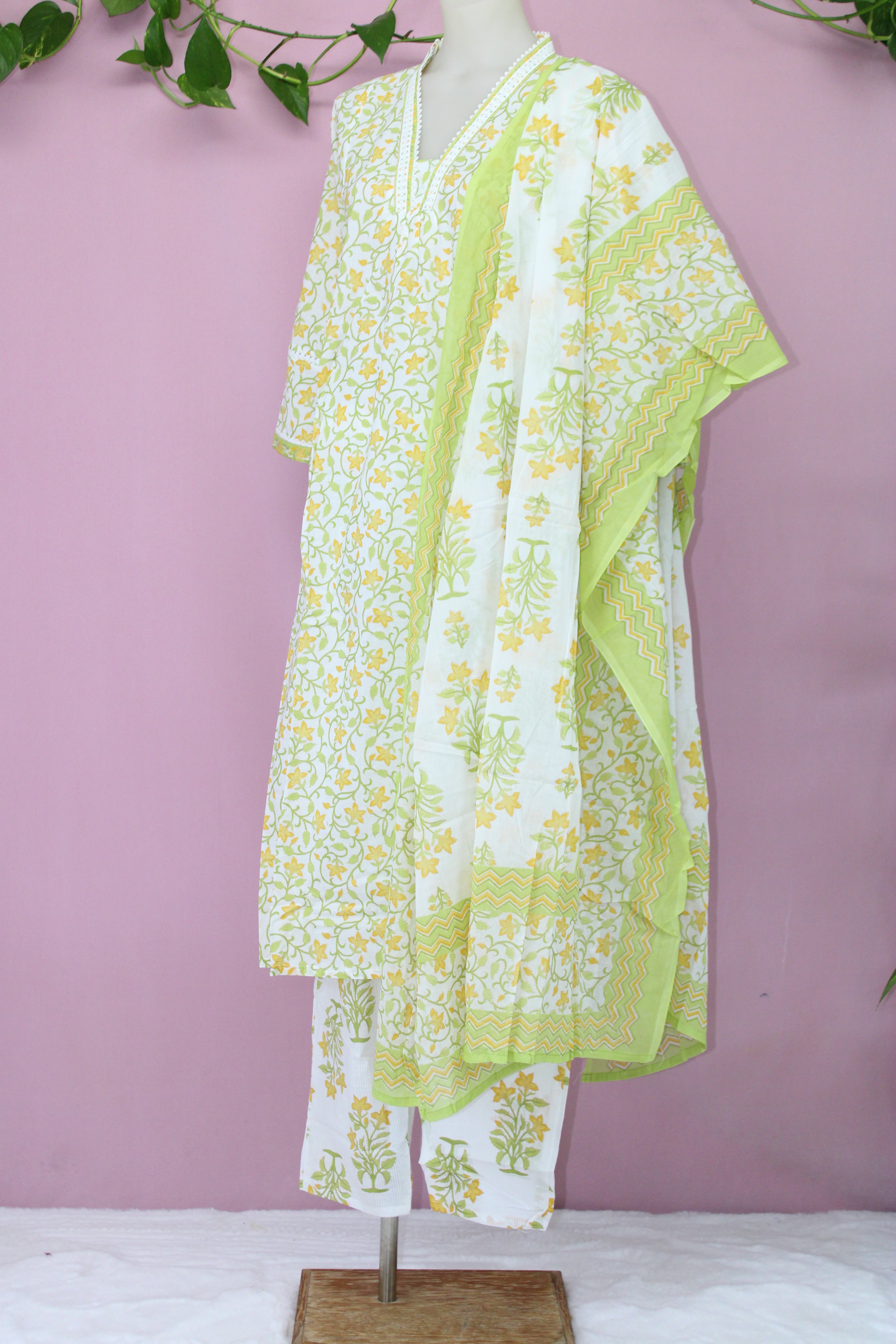 Leena - Cotton V-Neckline Suit