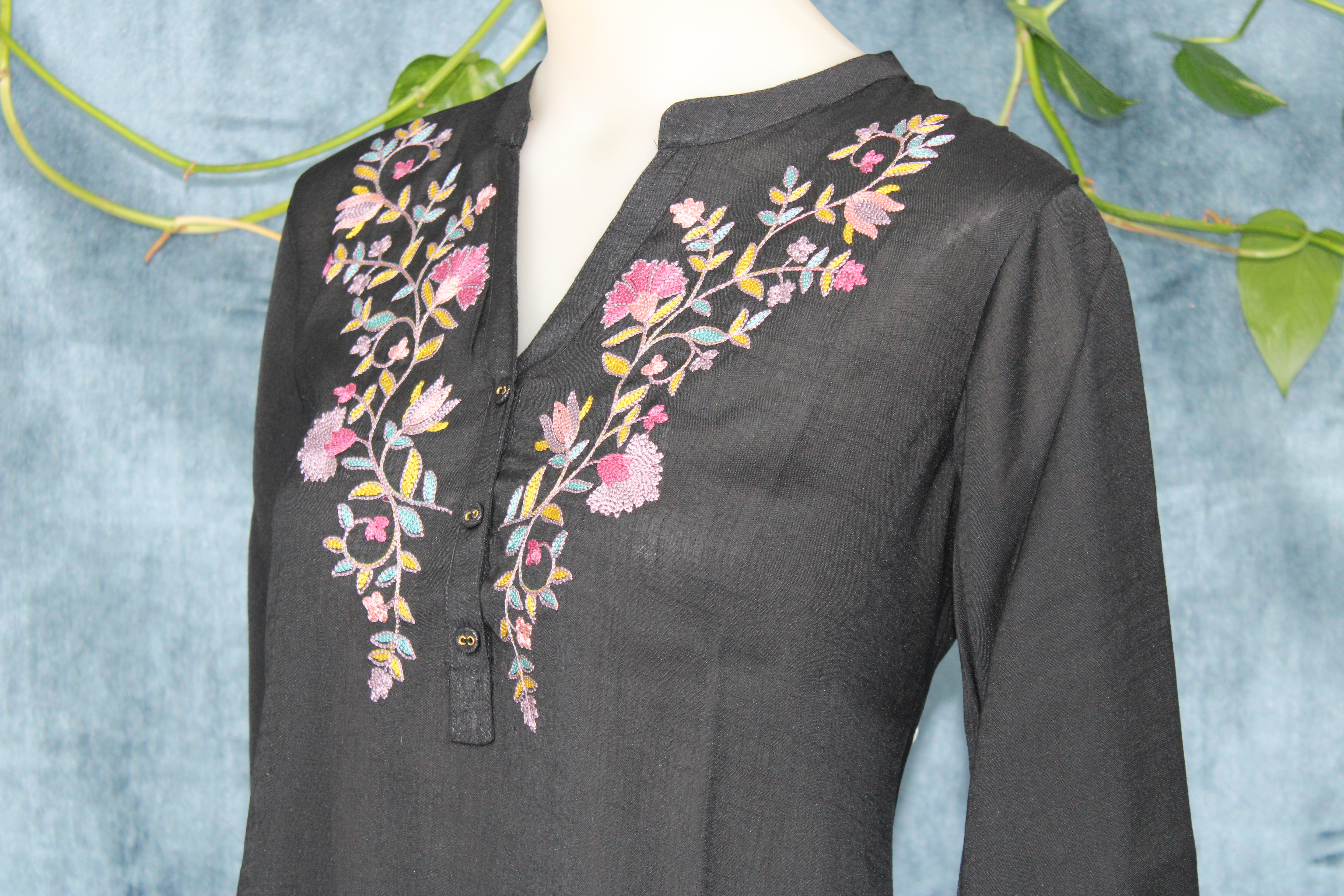 Luna - Cotton Kashmiri Yoke Embroidery Short Kurti