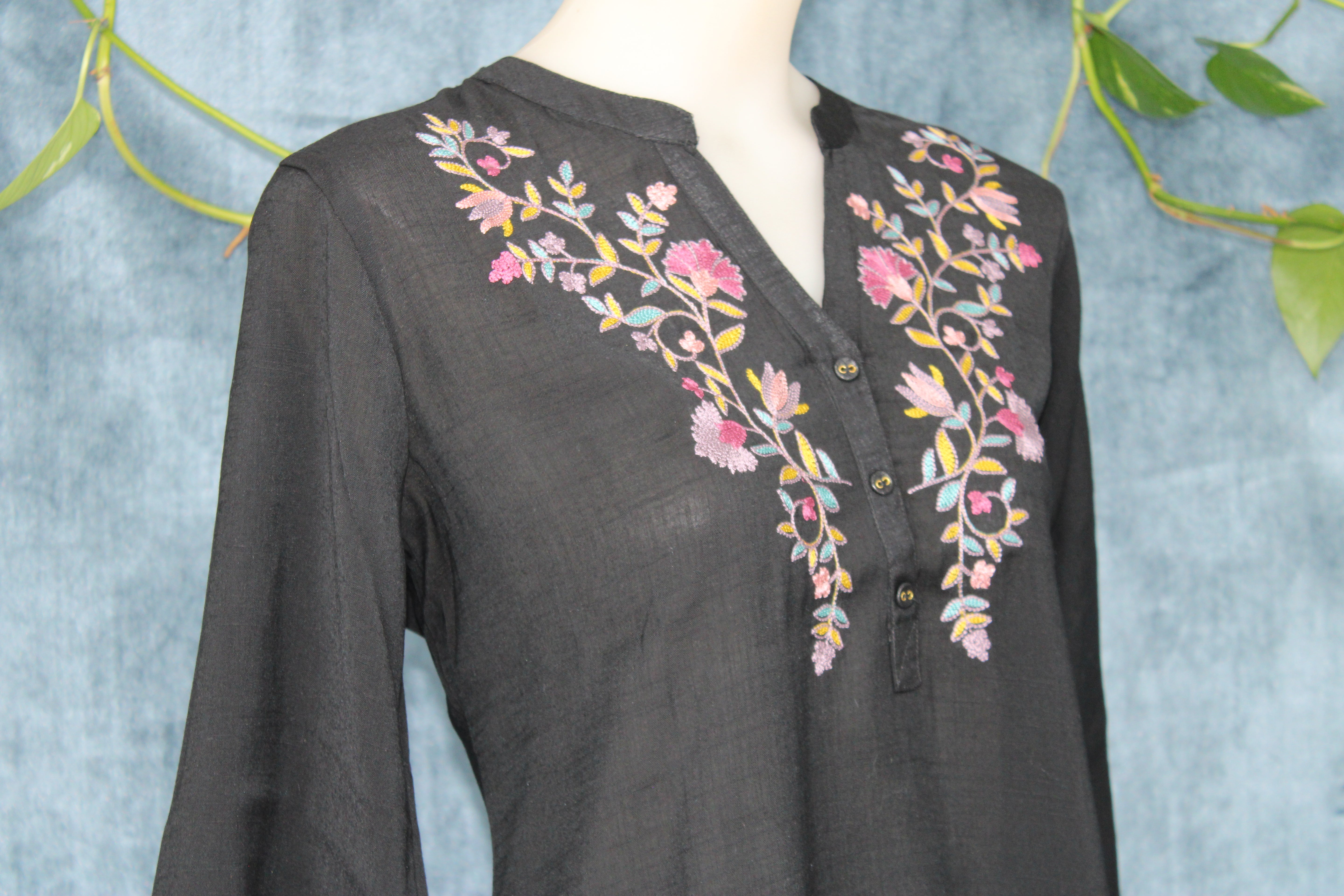 Luna - Cotton Kashmiri Yoke Embroidery Short Kurti