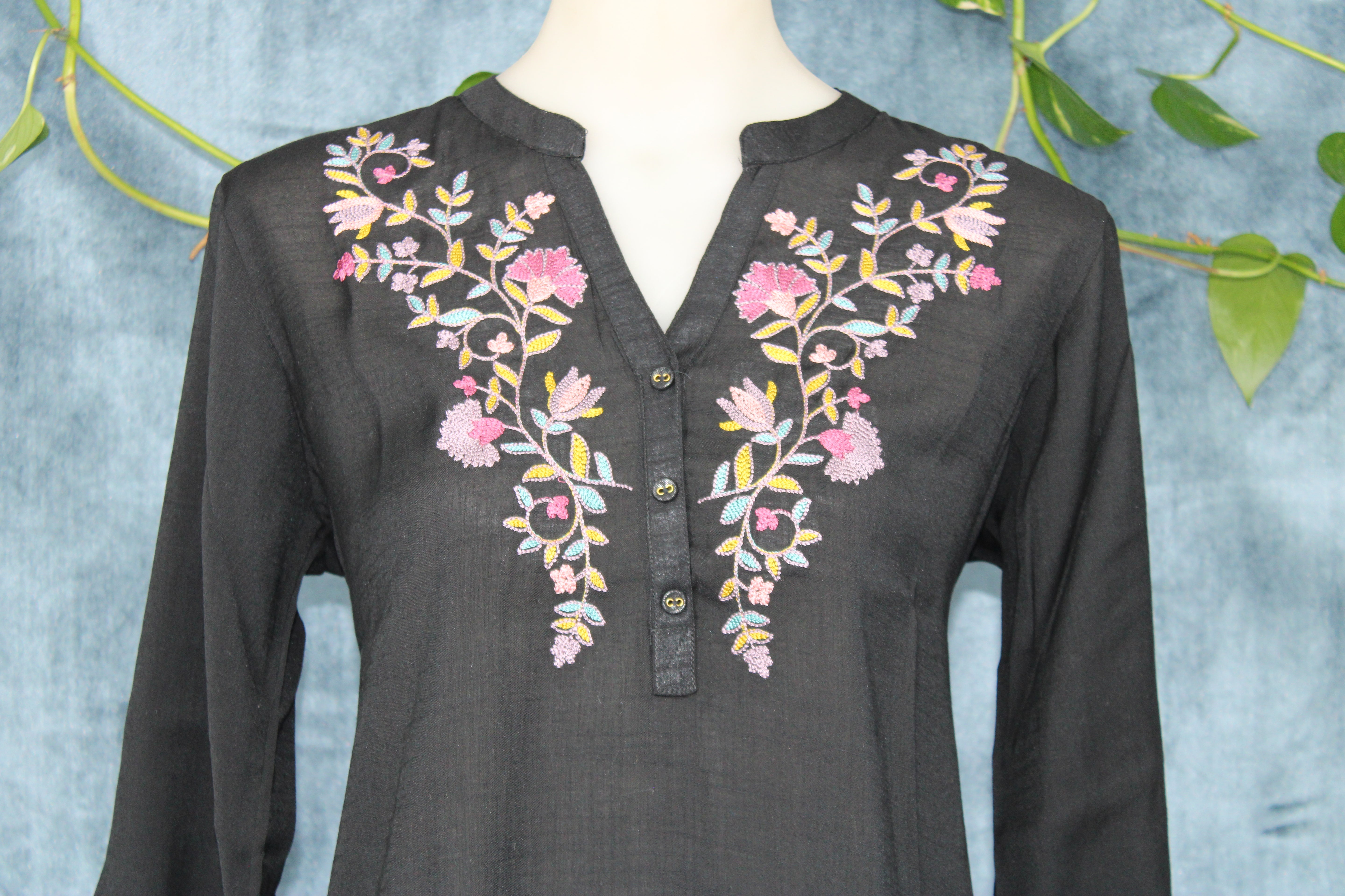 Luna - Cotton Kashmiri Yoke Embroidery Short Kurti