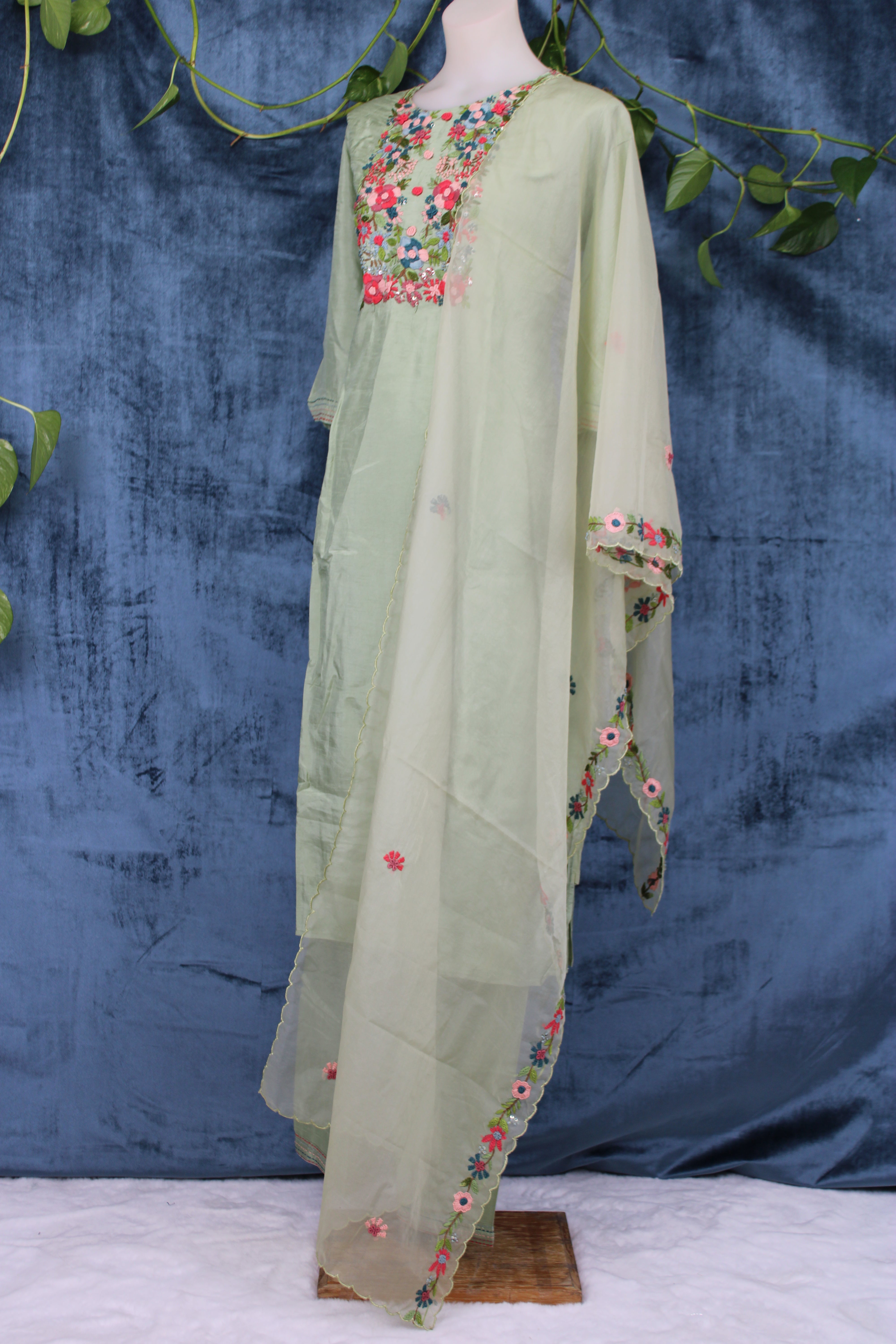 Mehar - Straight Suit