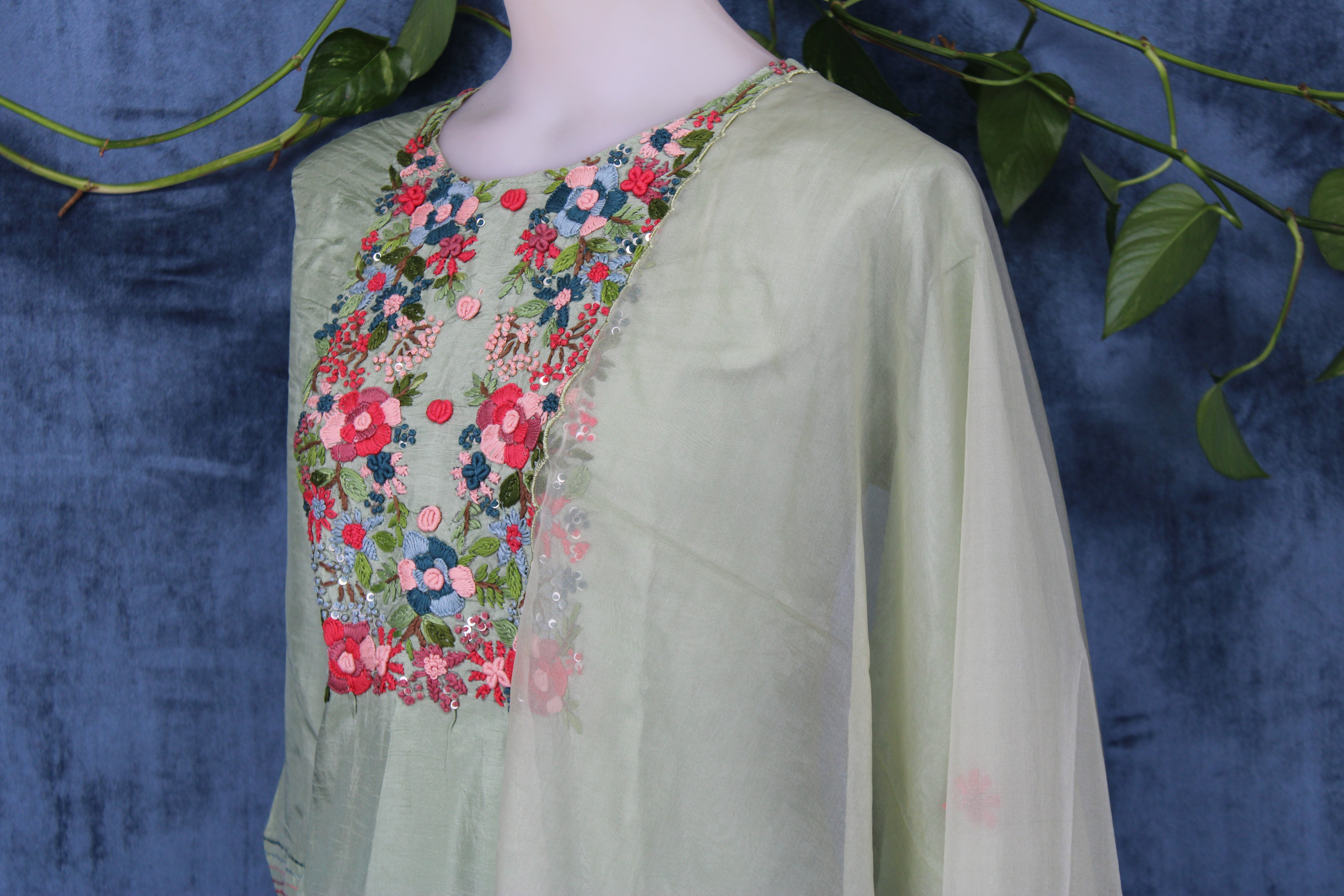 Mehar - Straight Suit
