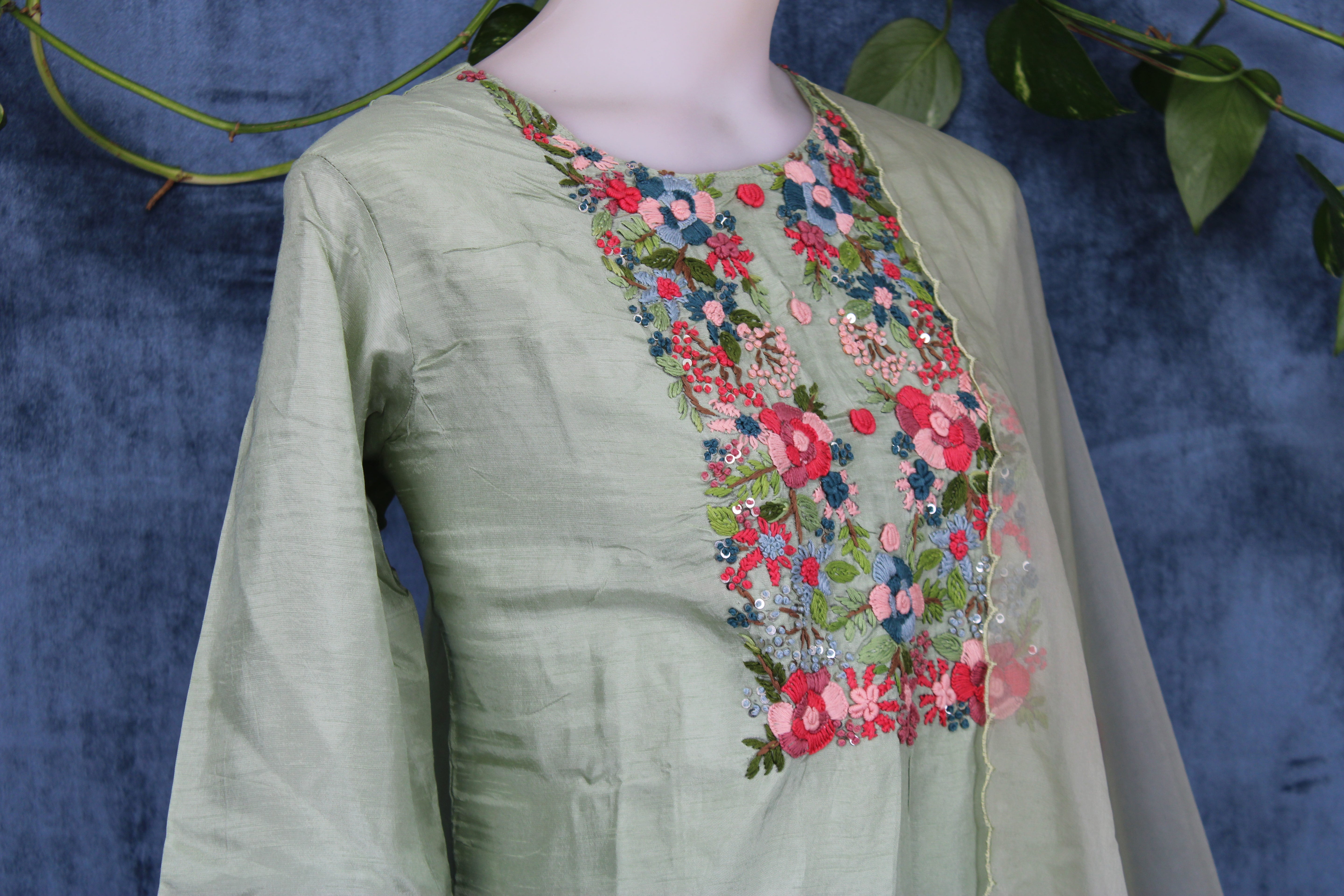 Mehar - Straight Suit