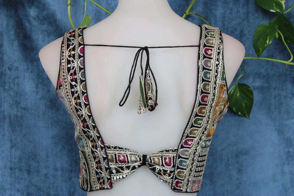 Niyati - Embroidered Blouse