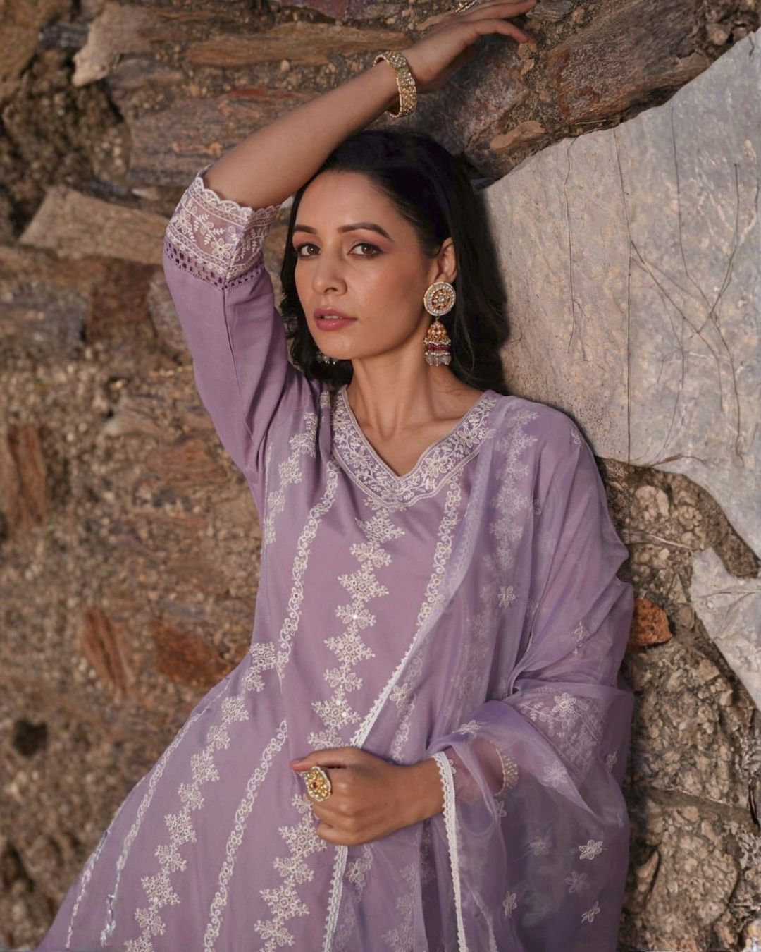 Noor - Straight Suits