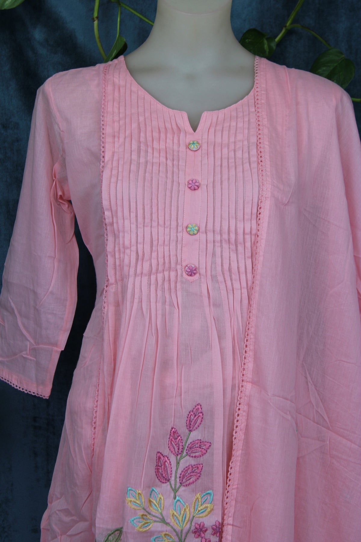 Parnita - Straight Suit