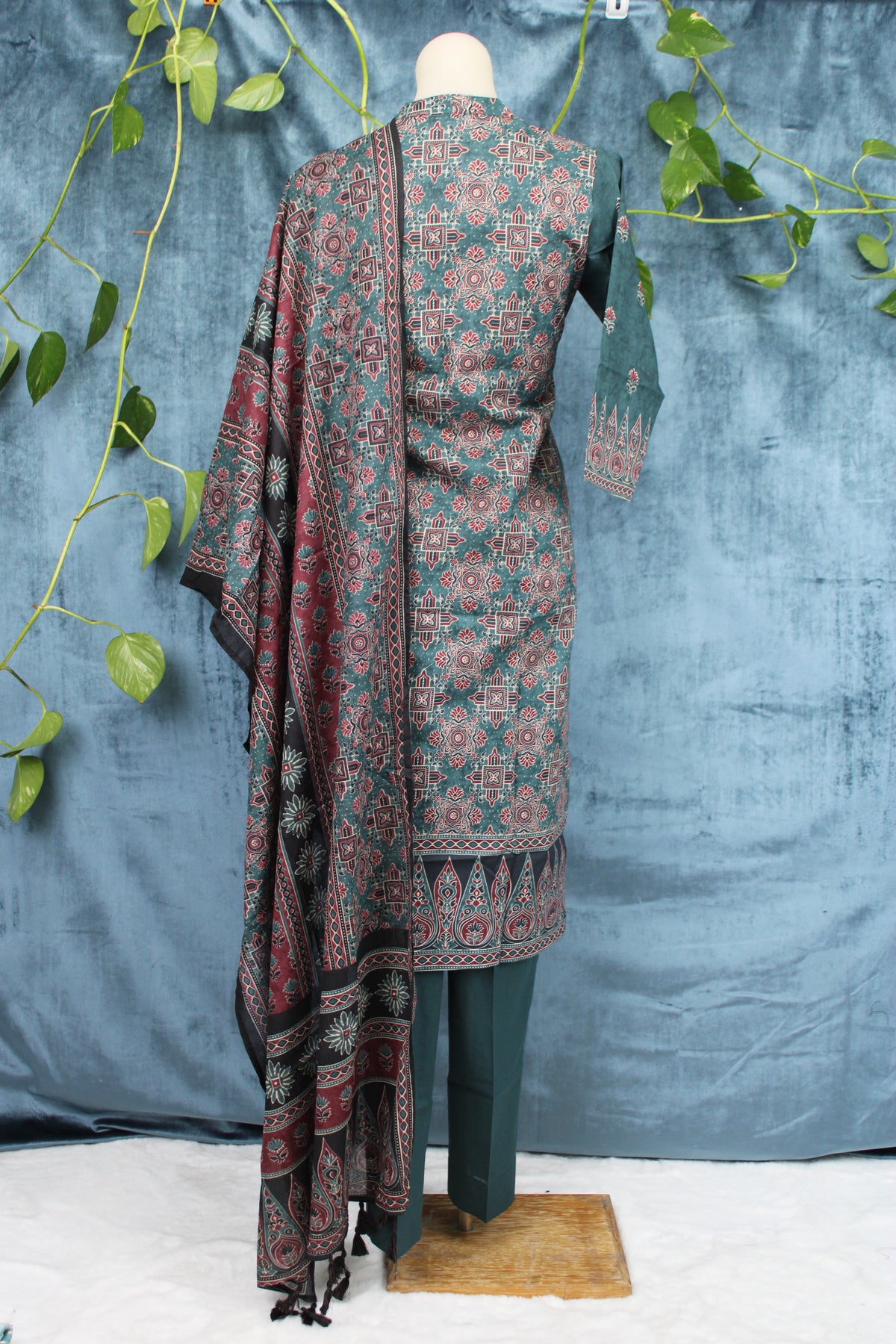 Priti - Straight Suit