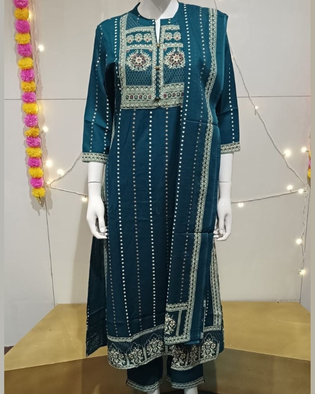 Reema - Straight Suits