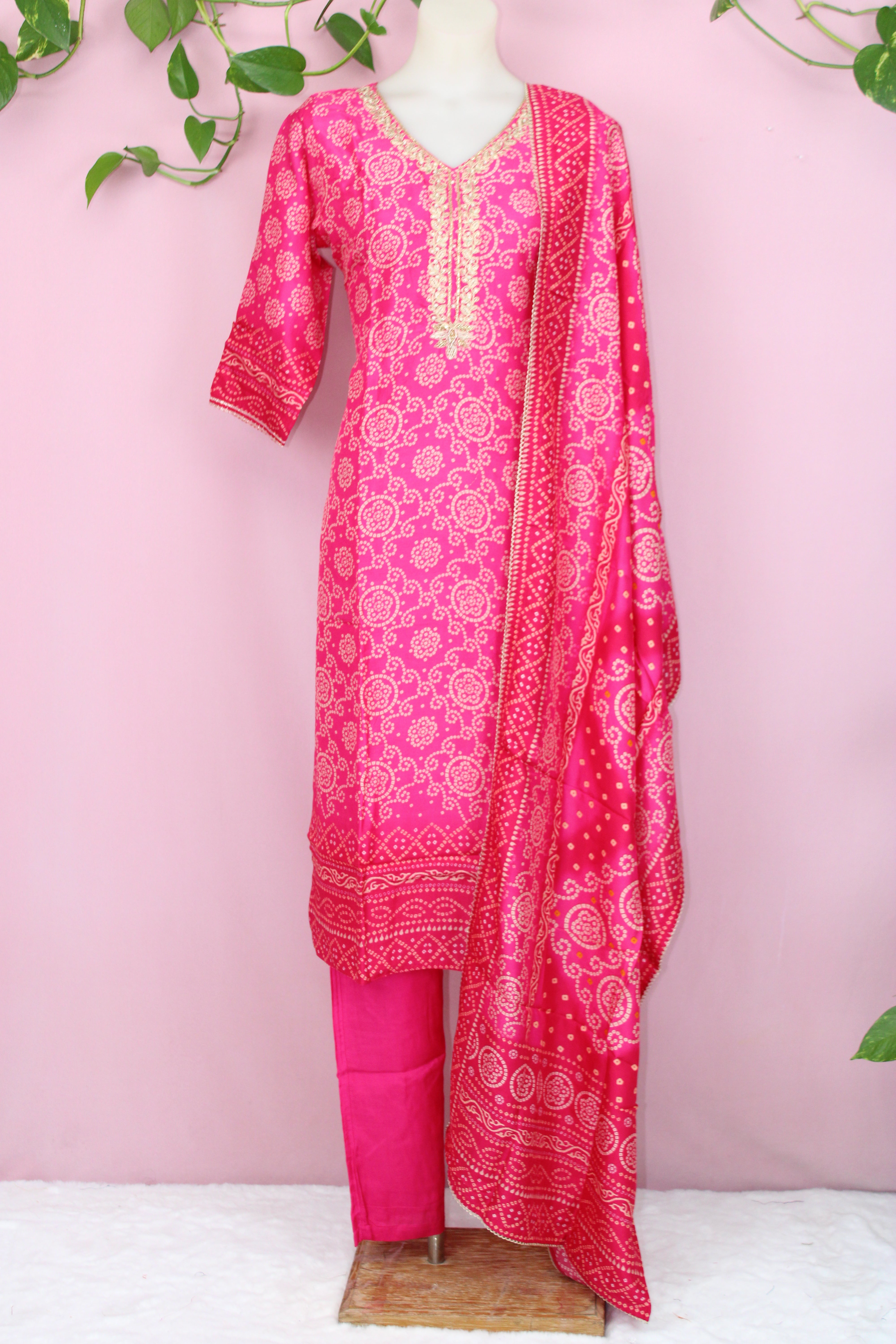 Somya - Silk Bandani Straight Suit