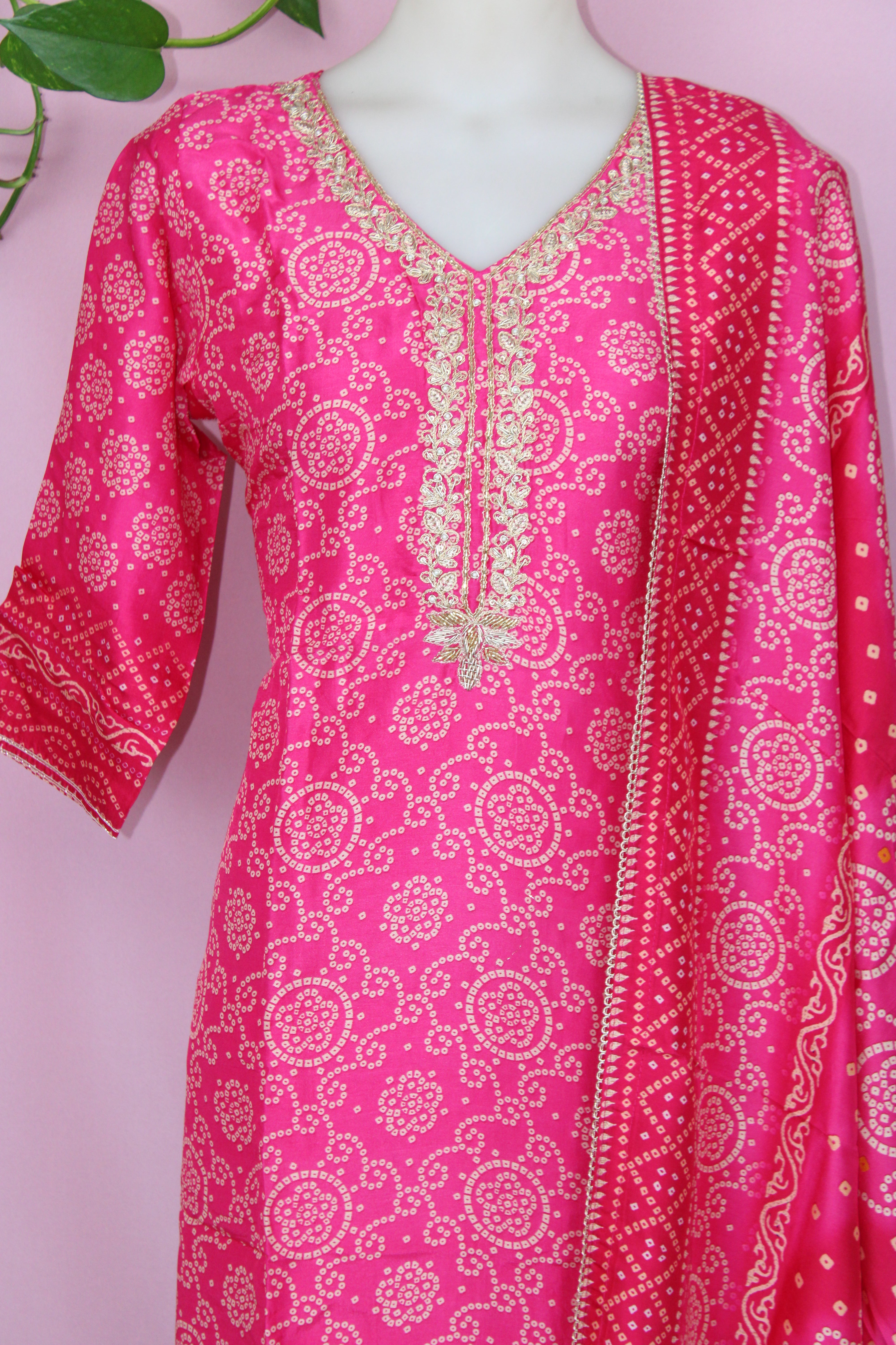 Somya - Silk Bandani Straight Suit