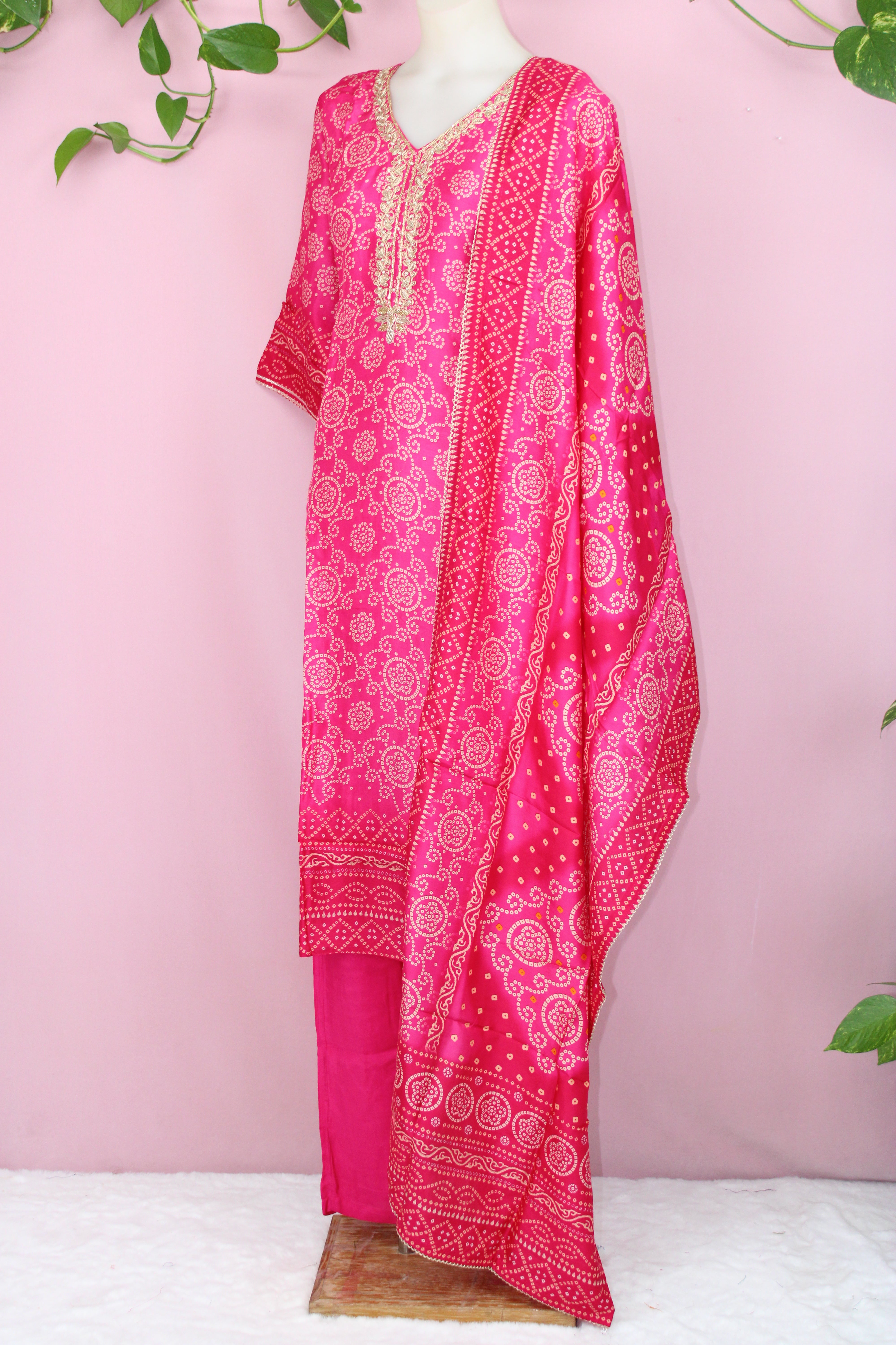 Somya - Silk Bandani Straight Suit