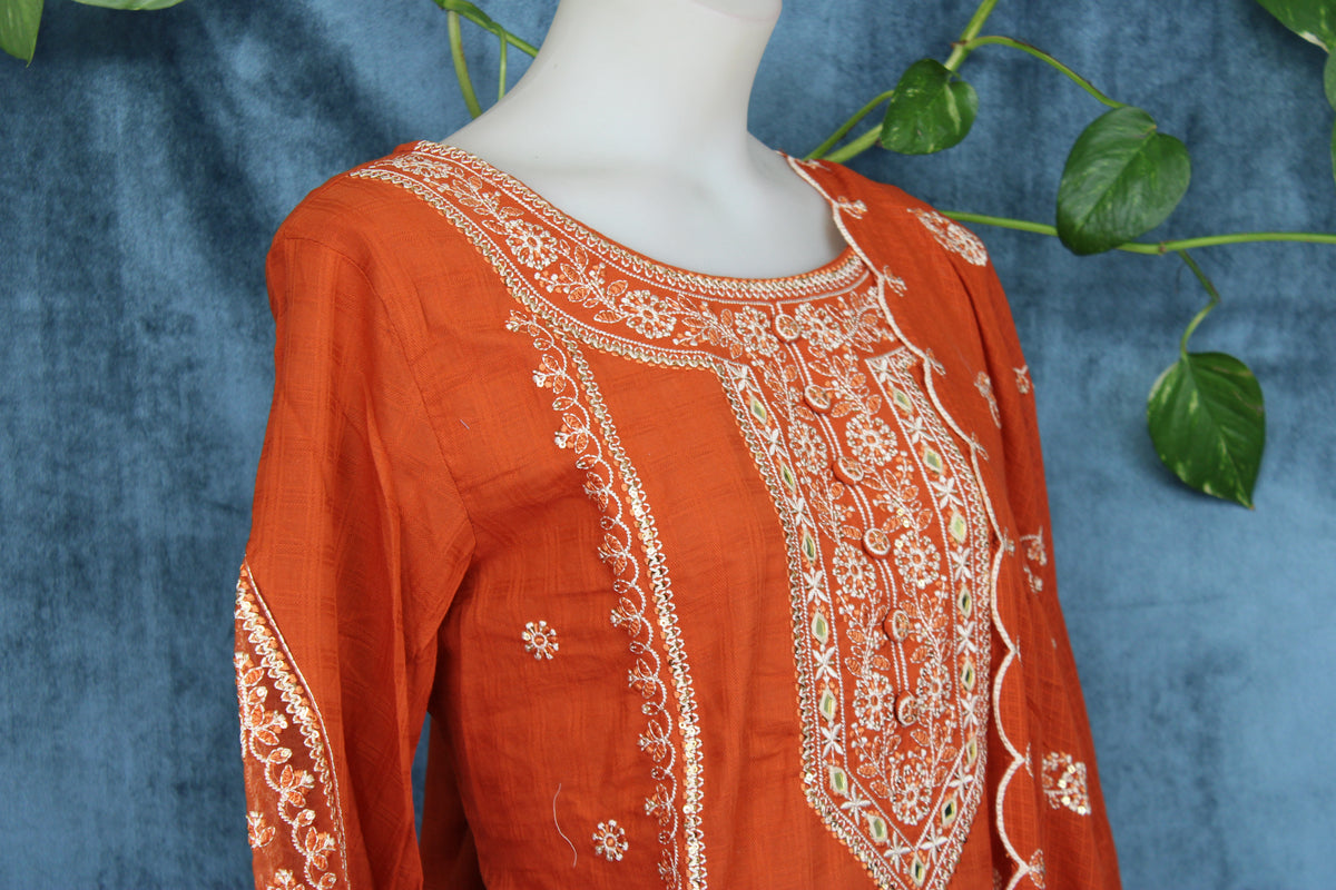 Uditi - Straight Suit