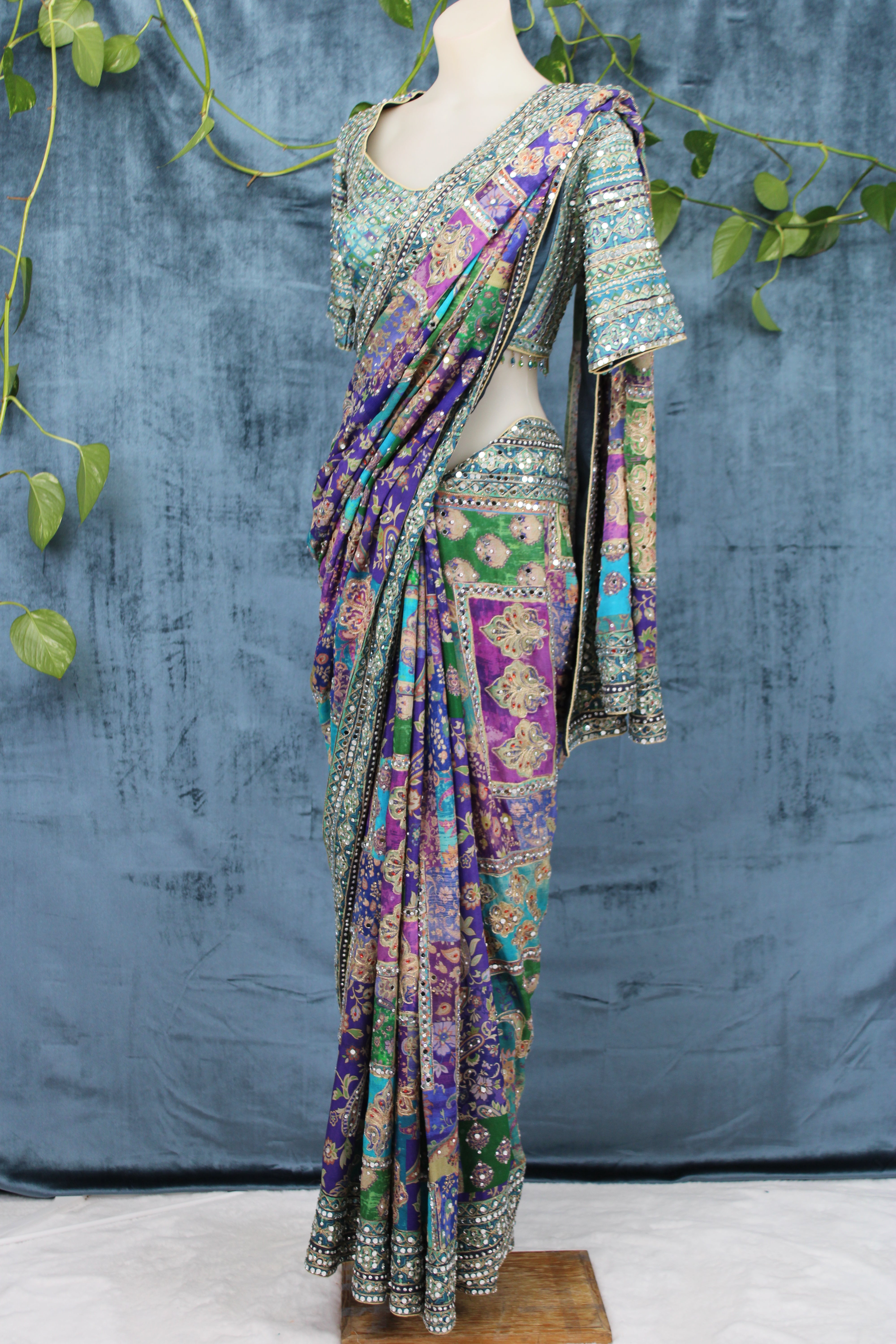 Urvashi - Chiffon Embroidery Saree
